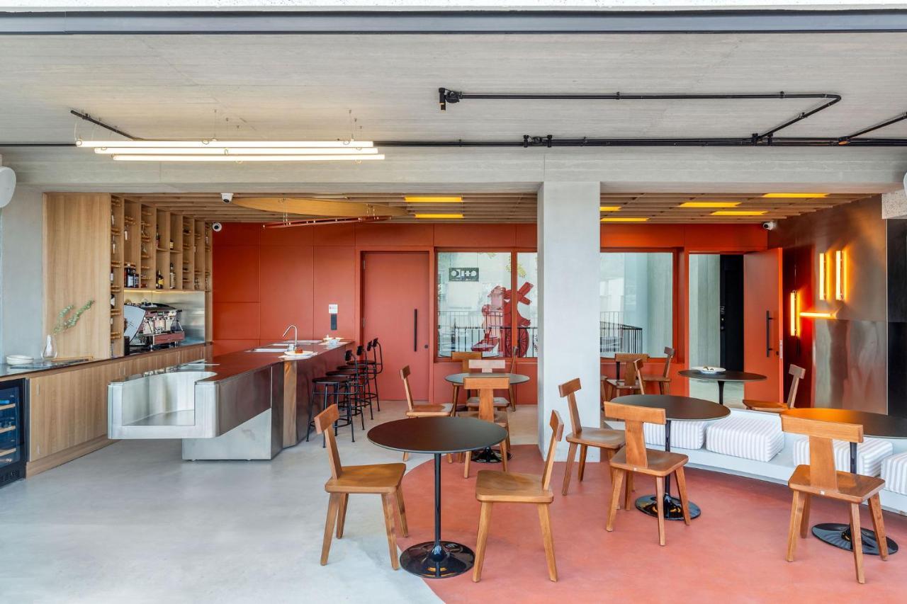The Newel Psychiko Hotel เอเธนส์ ภายนอก รูปภาพ The kitchen and dining area