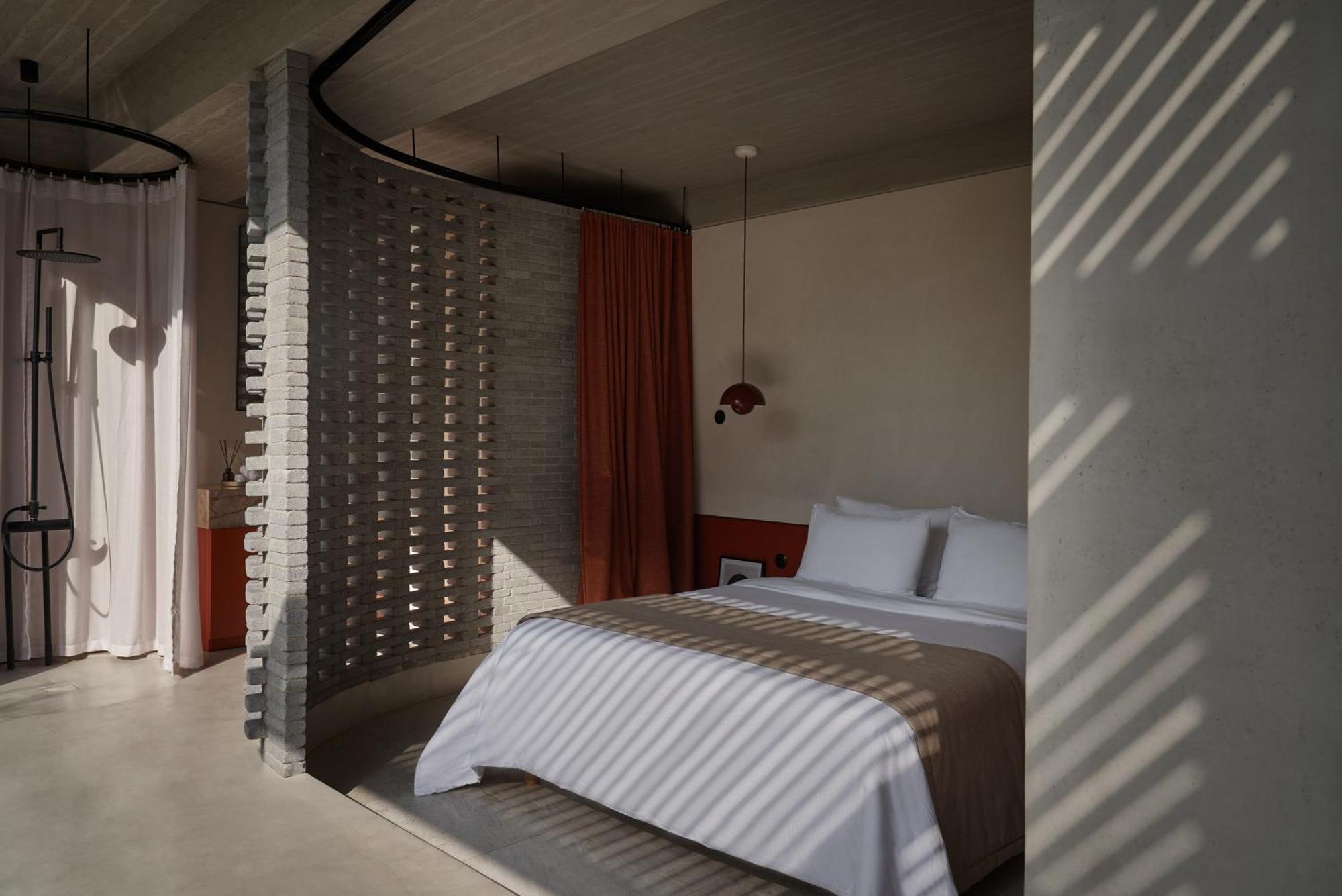 The Newel Psychiko Hotel เอเธนส์ ภายนอก รูปภาพ A bedroom at the hotel
