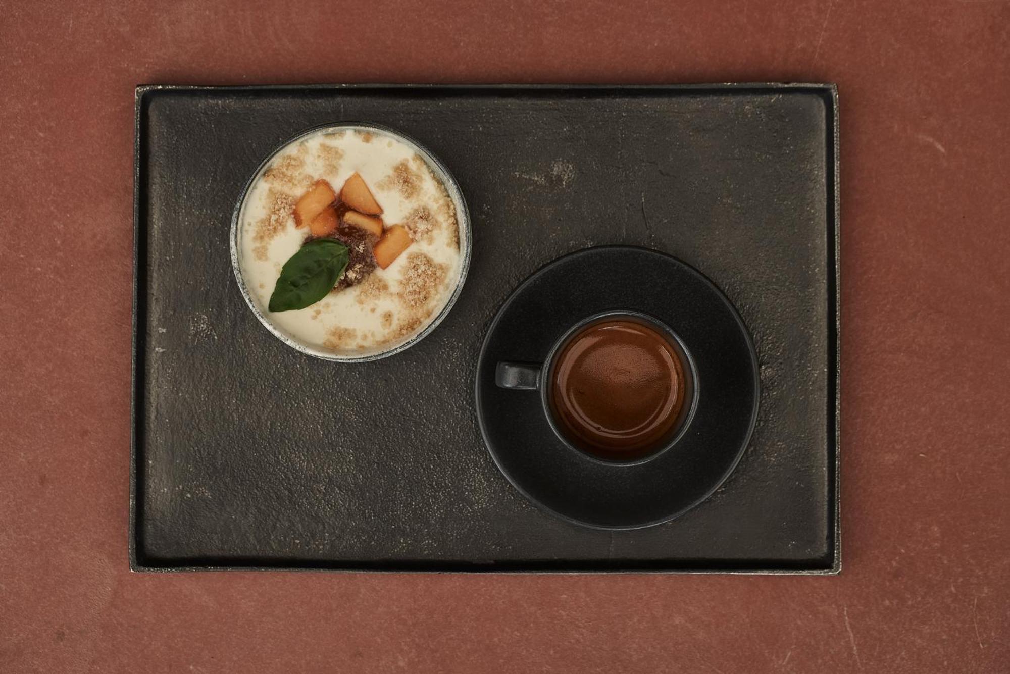 The Newel Psychiko Hotel เอเธนส์ ภายนอก รูปภาพ A cup of coffee with a side of kaya toast