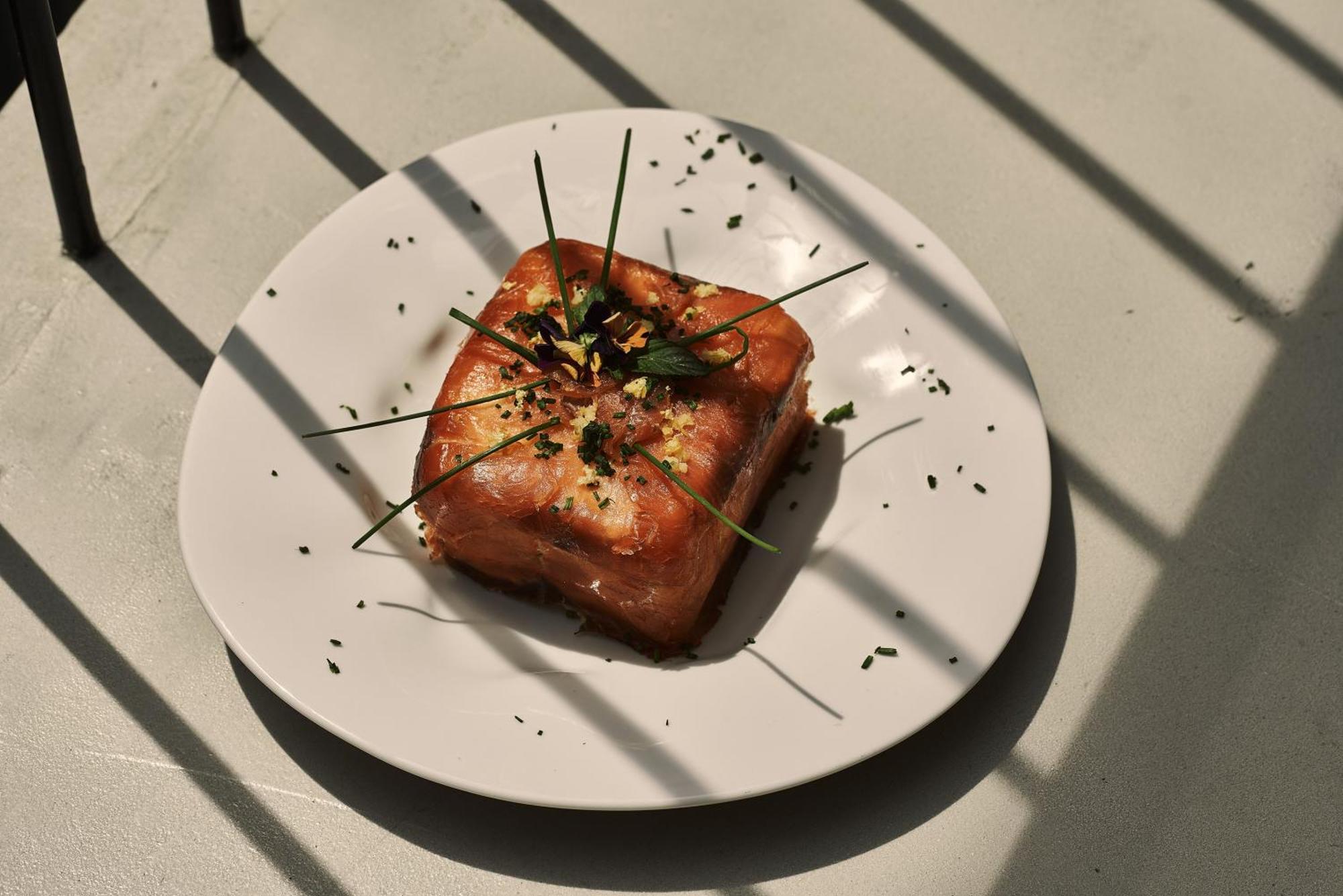 The Newel Psychiko Hotel เอเธนส์ ภายนอก รูปภาพ Smoked halva