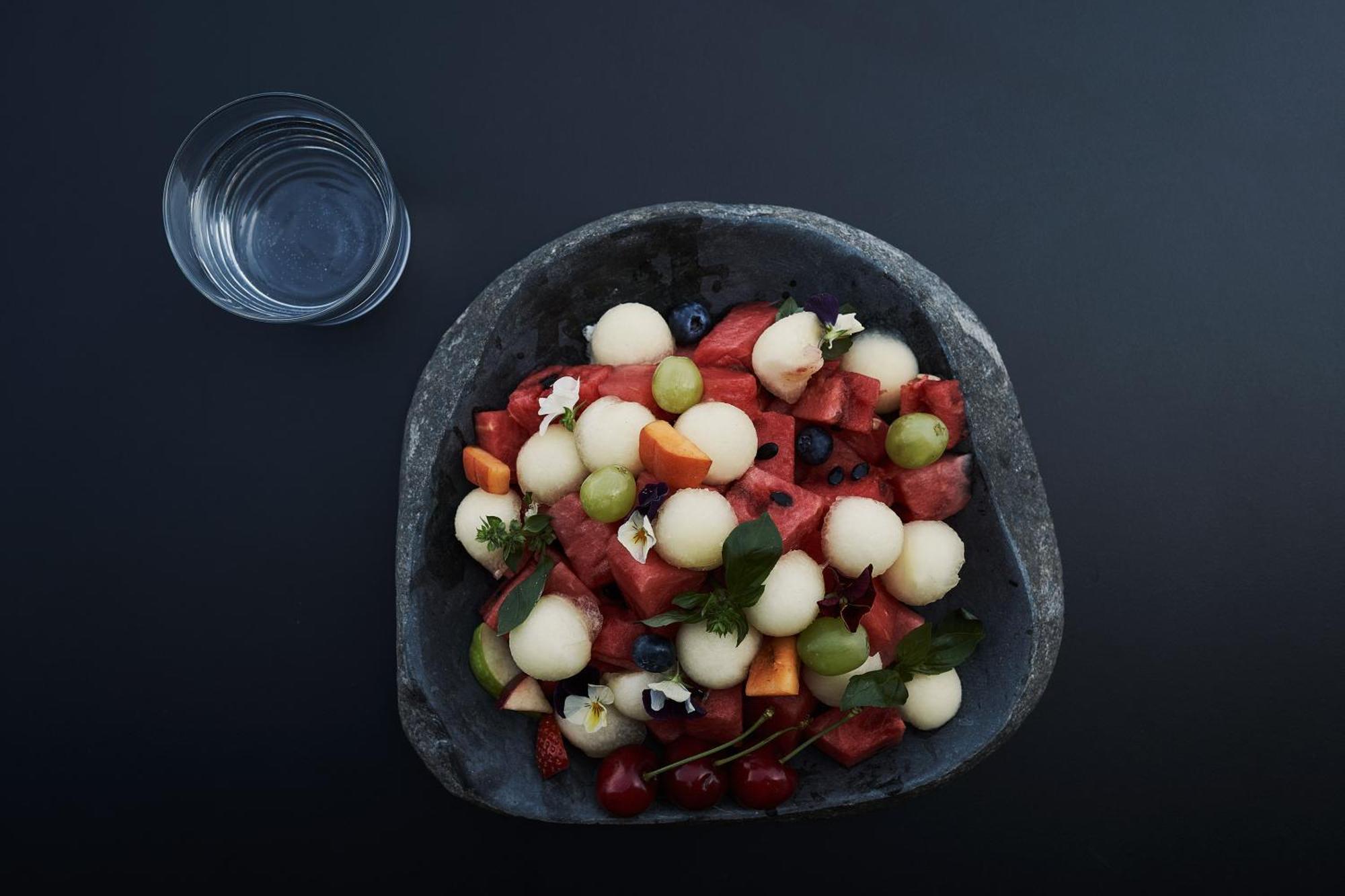 The Newel Psychiko Hotel เอเธนส์ ภายนอก รูปภาพ Fruit salad